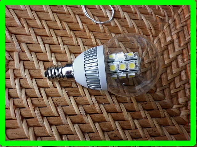 LAMPADINA A BULBO ATTACCO E14 AC. 220 W 3 COLORE BIANCO FREDDO